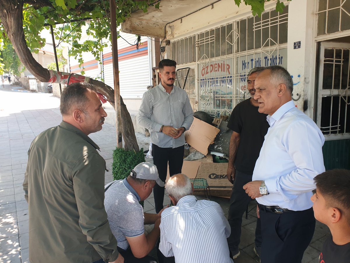 AkpartiGercus's tweet photo. Hayırlı cumalar

Esnaflarımıza hayırlı işler bereketli kazançlar diliyoruz. https://t.co/nk42O8JbT0