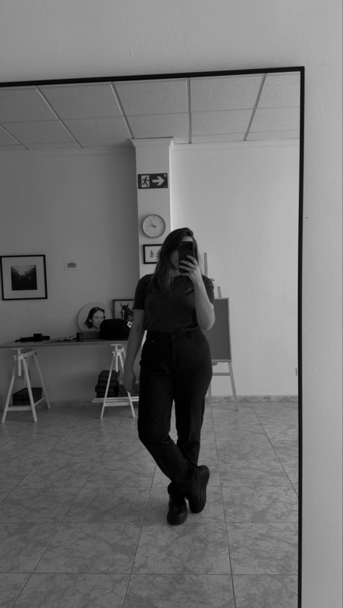schrodiinger_'s tweet photo. Fantasía de tener un espejo gigante en el estudio cumplida 🤍 https://t.co/xch9yipqOO
