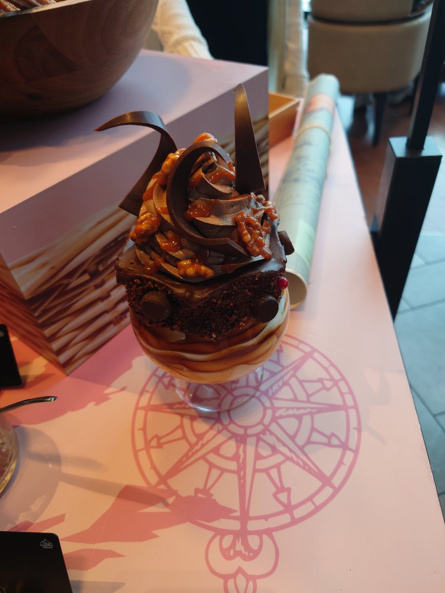 harunocha07's tweet photo. コンラッド大阪のスイーツビュッフェは普段食べれない海外のおやつが食べれるので本当に最高です胃袋ふたつ欲しい🤩 https://t.co/EpzCHE1FpJ
