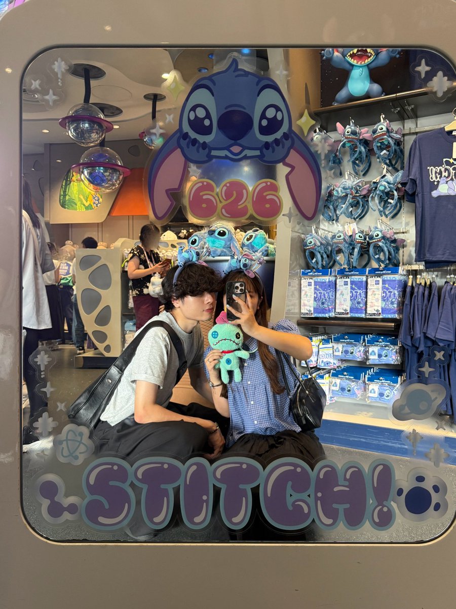 ___mayu021's tweet photo. 可愛すぎるディズニーフォトアイデア🤙🏼💙 https://t.co/VtrmJBfdV1