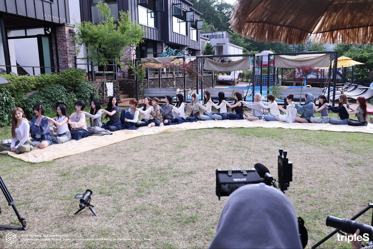gapyeonghaus's tweet photo. [260710]
tripleS blog update - <msnz's One Day Break> Photo Behind-the-Scenes Part 2

#tripleS #트리플에스 #トリプルS
#トリプルエス #トエス https://t.co/tXFBNNlb3a
