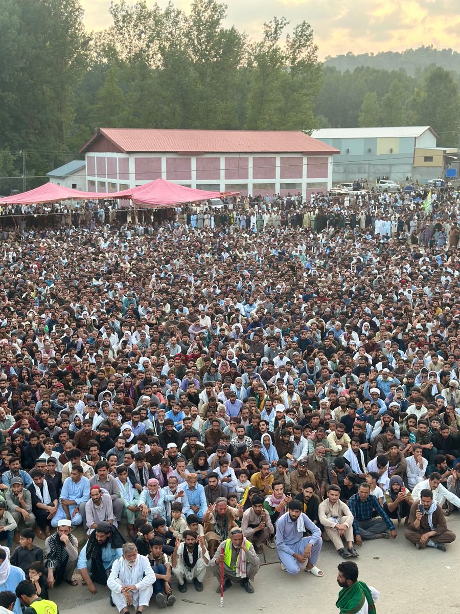 Ajk_Updates_'s tweet photo. راولاکوٹ دریک میں بڑی تعداد میں عوام🚨🏳 https://t.co/H2dnkpKBa4