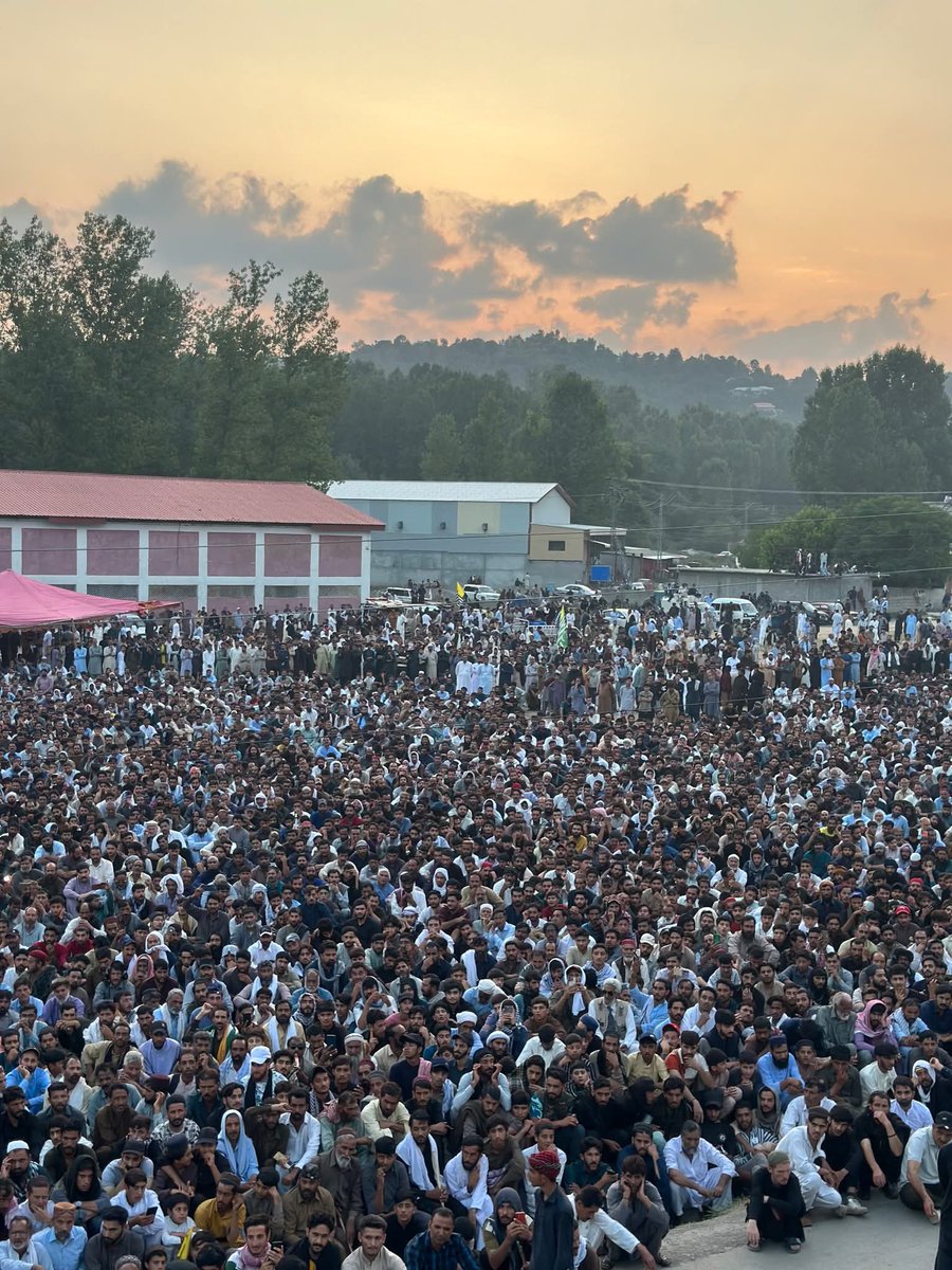 Ajk_Updates_'s tweet photo. راولاکوٹ دریک میں بڑی تعداد میں عوام🚨🏳 https://t.co/H2dnkpKBa4