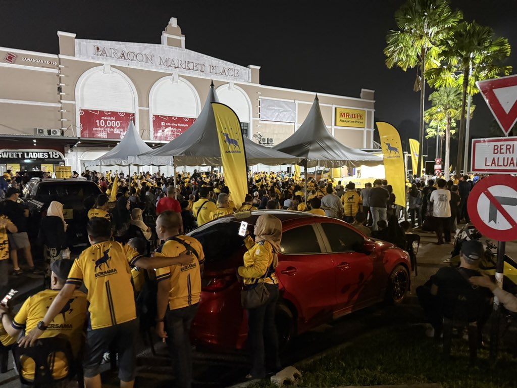 lamkanahraf's tweet photo. Ramai. 

Terima kasih orang Johor! https://t.co/HnGjI1szlY