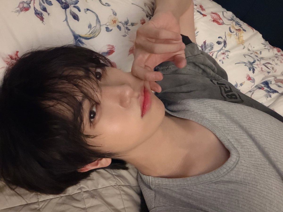 HAM_opging's tweet photo. 뭐야…? 뭐야…? 감옥 다시 들어가야겠는데? https://t.co/12pC63y0Bh