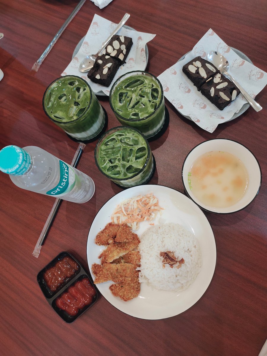 MayangApril19's tweet photo. I love matcha 💚🌿🌱🍃☘️🍀 https://t.co/MZqY4EUfFS