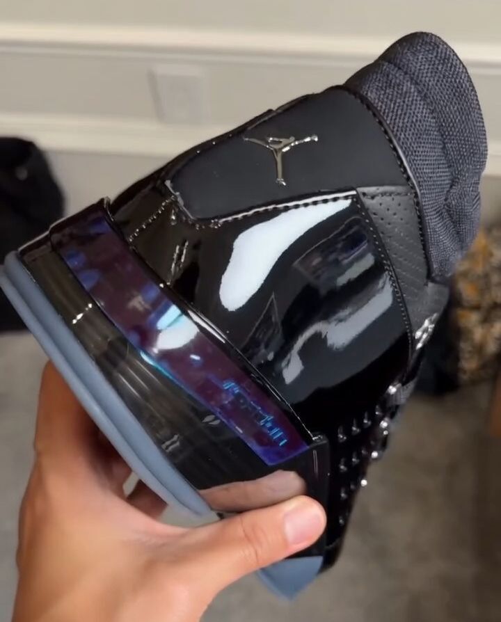 KicksFinder's tweet photo. FIRST LOOK: Air Jordan 17 Low SP "Black Patent" 🐈‍⬛

🗓️ August 8th, 2026
📝 IV7640-001 (MENS)
💰 $245 USD
📸 IG: tanztz
💵COP OR 🚮DROP? https://t.co/FhW4es8YqO