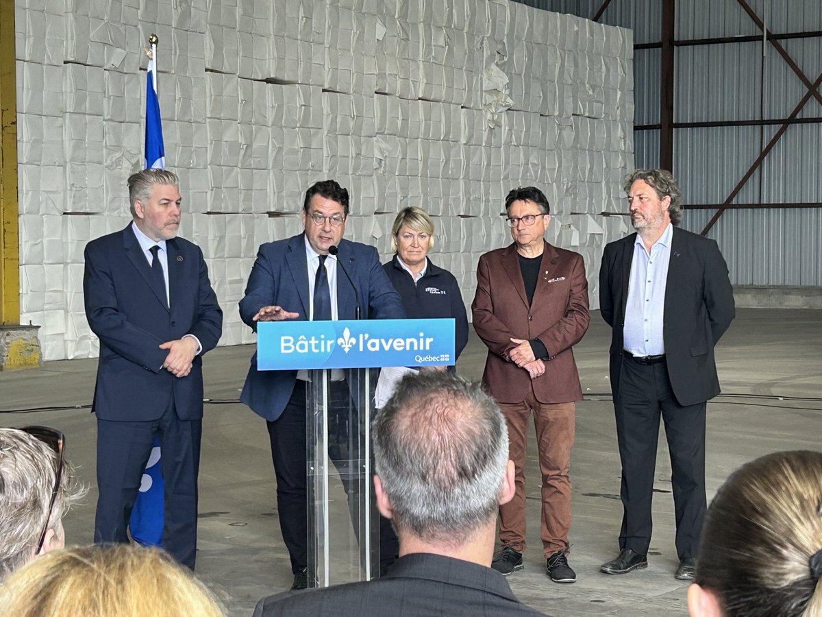 BDrainvilleQc's tweet photo. Une étape décisive est franchie pour le port de Matane! ⚓️

Notre gouvernement autorise la poursuite de la planification de ce projet majeur, incluant le lancement prochain de la procédure d’évaluation environnementale.

Cette décision s’accompagne d’un investissement de 21,6 M$ pour réaliser les études, élaborer les plans et devis préliminaires ainsi que préparer le dossier d’affaires, une étape préalable essentielle à la réalisation du projet. 🤝🏻

En modernisant cette infrastructure stratégique, nous assurerons sa pérennité, renforcerons la chaîne logistique du Québec maritime et soutiendrons le développement économique de tout l’Est-du-Québec. 🚢