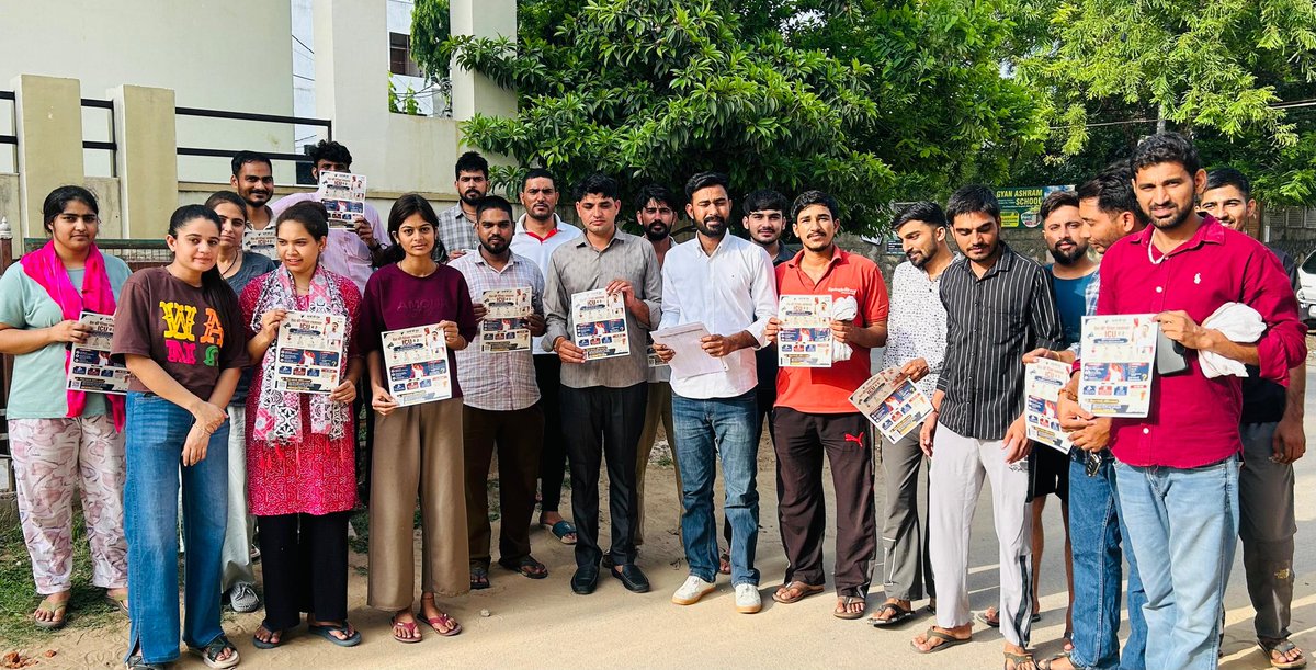 3911Manish's tweet photo. छात्रो की गूँज 
#nsui_india 
#nsuirajasthan 
#studentspolitics 
#jaipur 
#manishswaminsui @INCIndia @NSUIRajasthan @VinodJakharIN https://t.co/c0aOKmWsq7