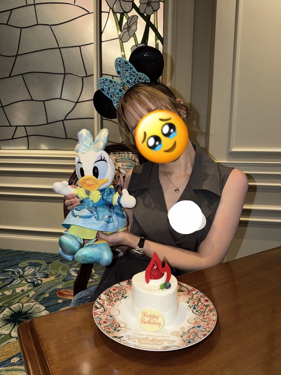 stb_217's tweet photo. また1つ歳を重ねました😹👍🏻だんだん誕生日が怖くなっていく（笑）身体の衰えに戸惑う日々ですが、これからも元気に👧🏻‼️健康に👧🏻‼️たくさん遊んで生きていきたいです(^_−)−☆スタバもたくさん行きたい😭💟地味にあ���ちょっとでマイストア500なので頑張ります🏃🏻💨皆様これからも仲良くしてください😌💗 https://t.co/LVngm9enYz