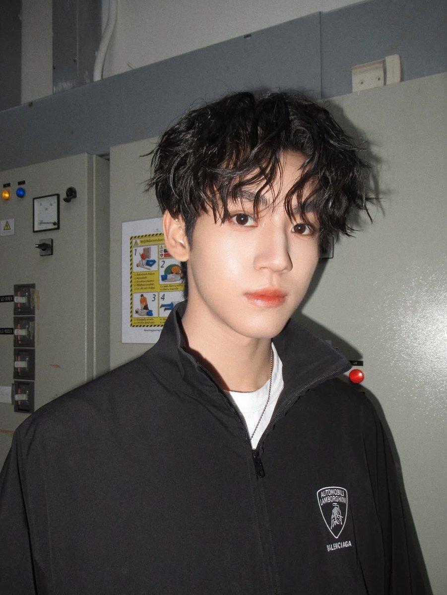 pnnlee's tweet photo. แอลม่อนกลับมาดัดผมเพื่อแม่ได้ไหม มันสำคัญกับแม่มาก •᷄  •᷅  @almondsleepp https://t.co/27N0w4R7ew