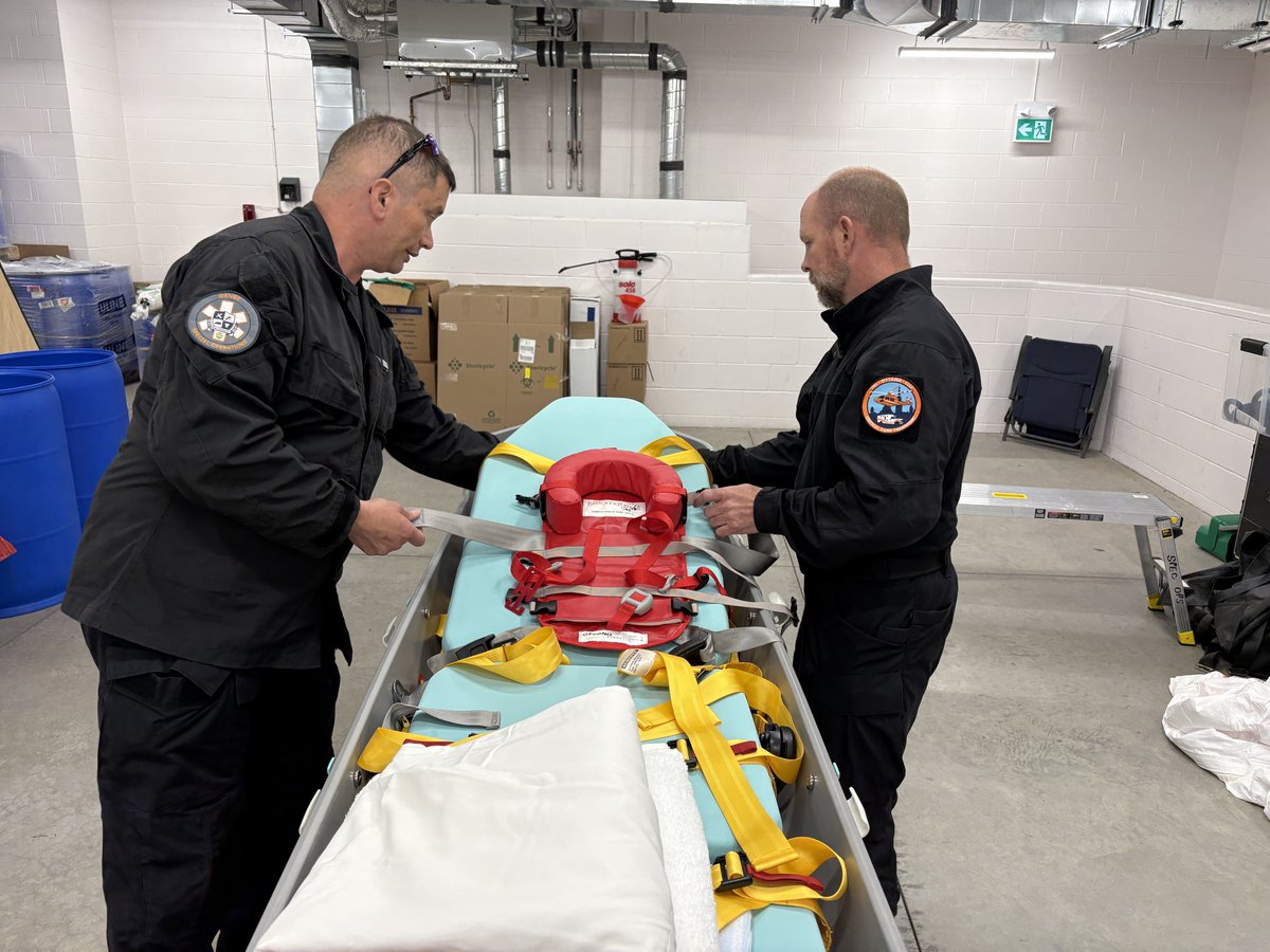 Ornge's tweet photo. The Ornge Special Operations team keeping up with their training and sharpening their skills for special transport missions. 

#teamOrnge #specialoperations #paramedic https://t.co/rYO5N5cBEd