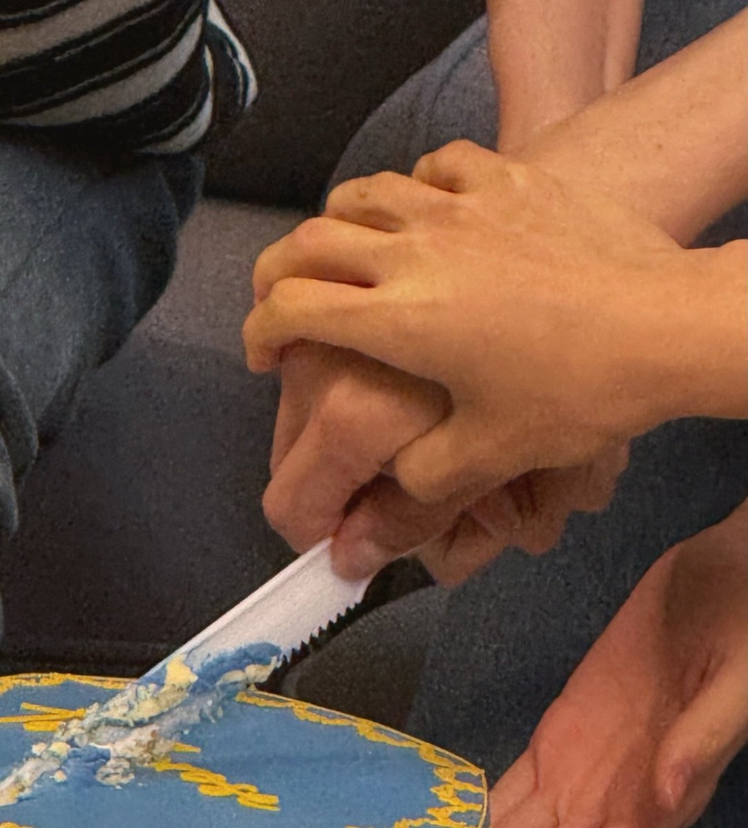 zzhangaeow's tweet photo. geonmaet hands 😵‍💫 https://t.co/opQIzXQAaT