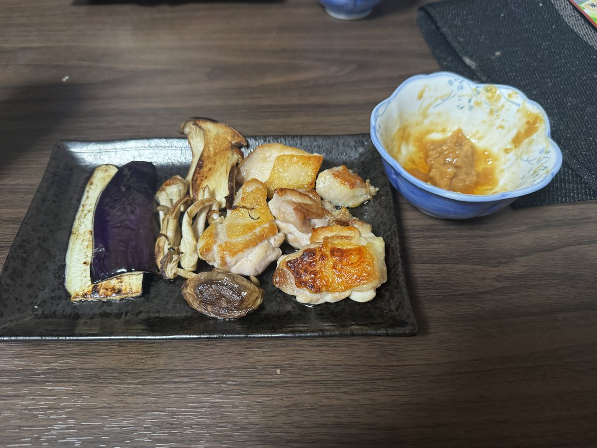 kitsunenosiro's tweet photo. #飯テロ
今日は和食！！ https://t.co/7qyeaI9DsZ