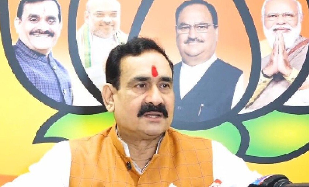GC_Revolution's tweet photo. 🚨 🚨 बड़ी खबर🚨🚨
मध्यप्रदेश की दतिया सीट से "नरोत्तम मिश्रा" का टिकट कटा, अब इस सीट से "आशुतोष तिवारी" चुनाव लड़ेंगे।
लेकिन जनरल कास्ट/सवर्ण के हक के लिए इन दोनों में से कोई भी खड़ा नहीं होगा। 🙏
@drnarottammisra
#WeExistToo #narottammishra
#generalcaste #sawarn https://t.co/0iRUzeLOAr