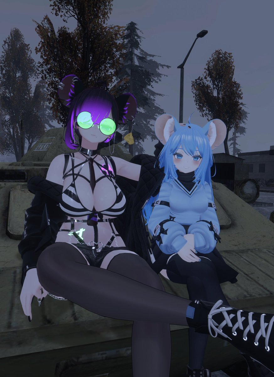 DemImaskVT's tweet photo. This rat helped me find a good place to sit!!
@Wateroverdos520 https://t.co/xW5PvvLgQe
