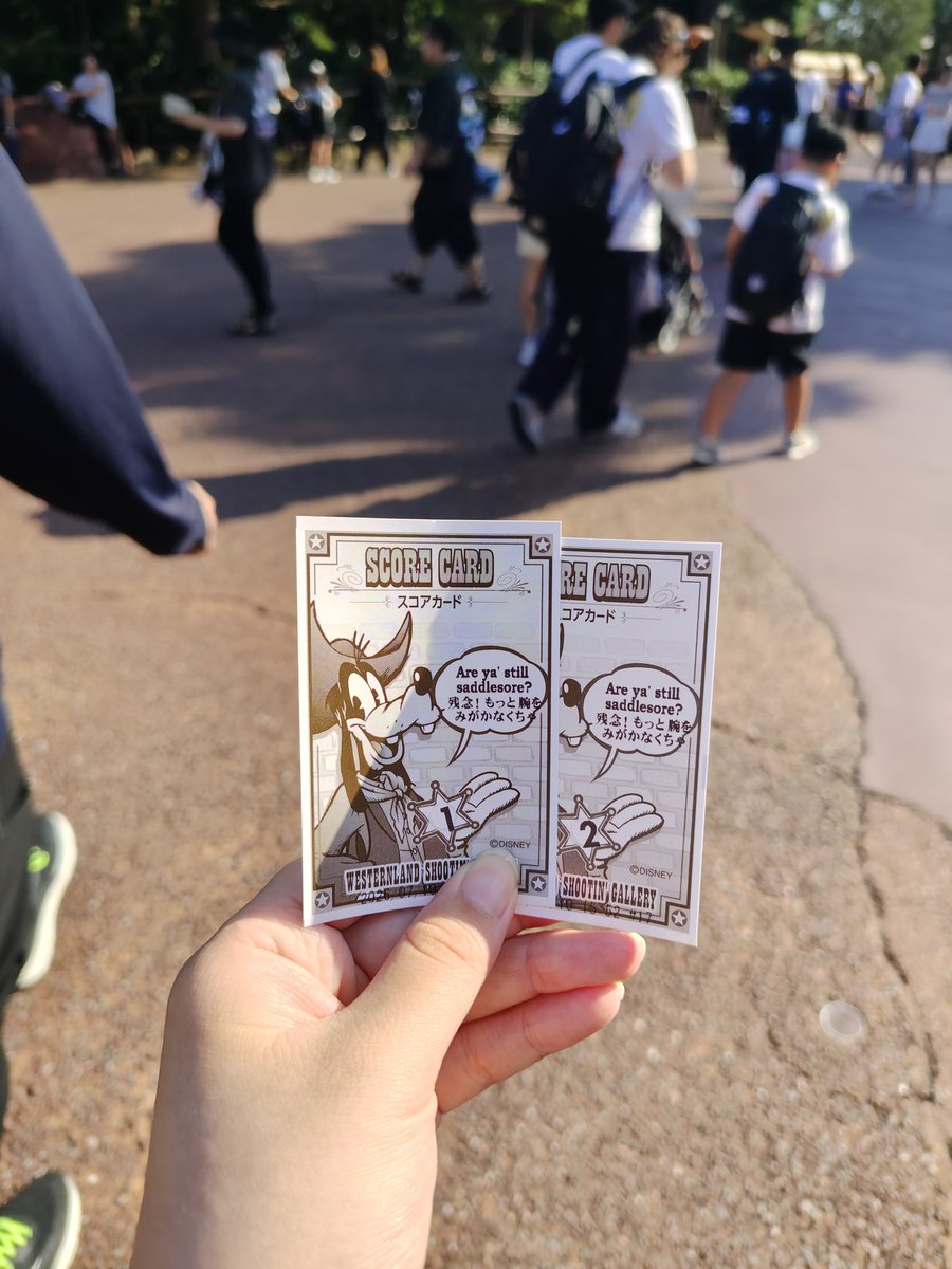 momo2S79's tweet photo. ディズニーでキャストさんに当てるコツを教えてもらった結果、当たるようにはなった https://t.co/kpkOyCfDFH