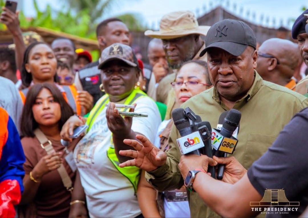 aaronpadii's tweet photo. President Mahama leads massive cleanup exercise in Accra🔥 https://t.co/RJlxy6t0dw