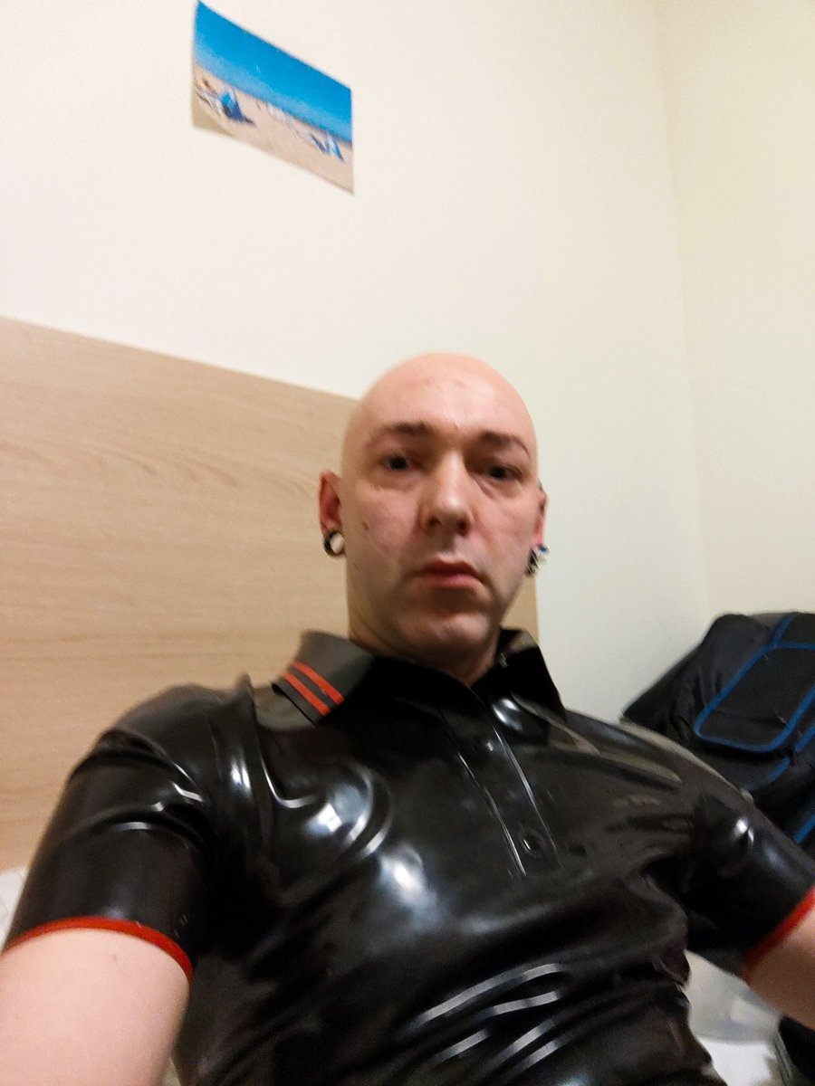 BaldaufToni's tweet photo. @gay_love1995 @BroTimeXL @HotGuyZone @puphawaii1 @bigboyspage @Dudes4Dudes @xxx_men_pt @GuyBriz Ich habe euch gerne also was soll da noch dagegen sprechen Fickt mich I love kockys und Nice Boys Mach jetzt los nach Leipzig Erst zum Hbf https://t.co/rBX9oWgzJk