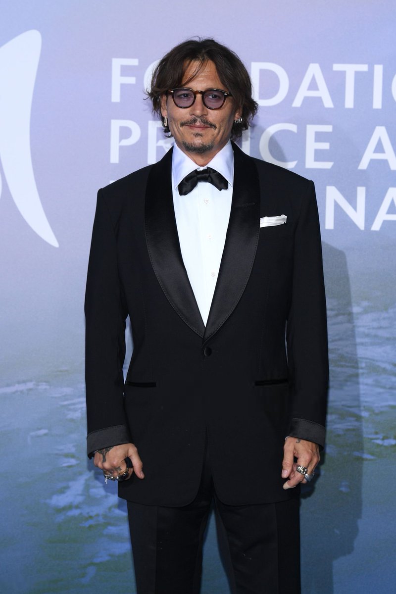 nstbel's tweet photo. JOHNNY DEPP

2012 and 2020 https://t.co/6qzogA6akY