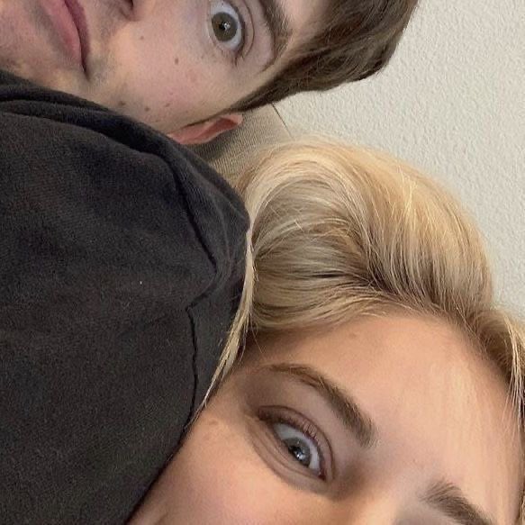 Dev_dur's tweet photo. Parabéns pelo seu dia, maninha! Só queria passar para te lembrar o quanto tenho orgulho de ser seu irmão e de ver a pessoa incrível que você se torna a cada ano. Obrigado por ser minha parceira de vida, por me aguentar e por trazer tanta luz para os nossos dias. @IsisDurant0 https://t.co/LtaUlbDVB5