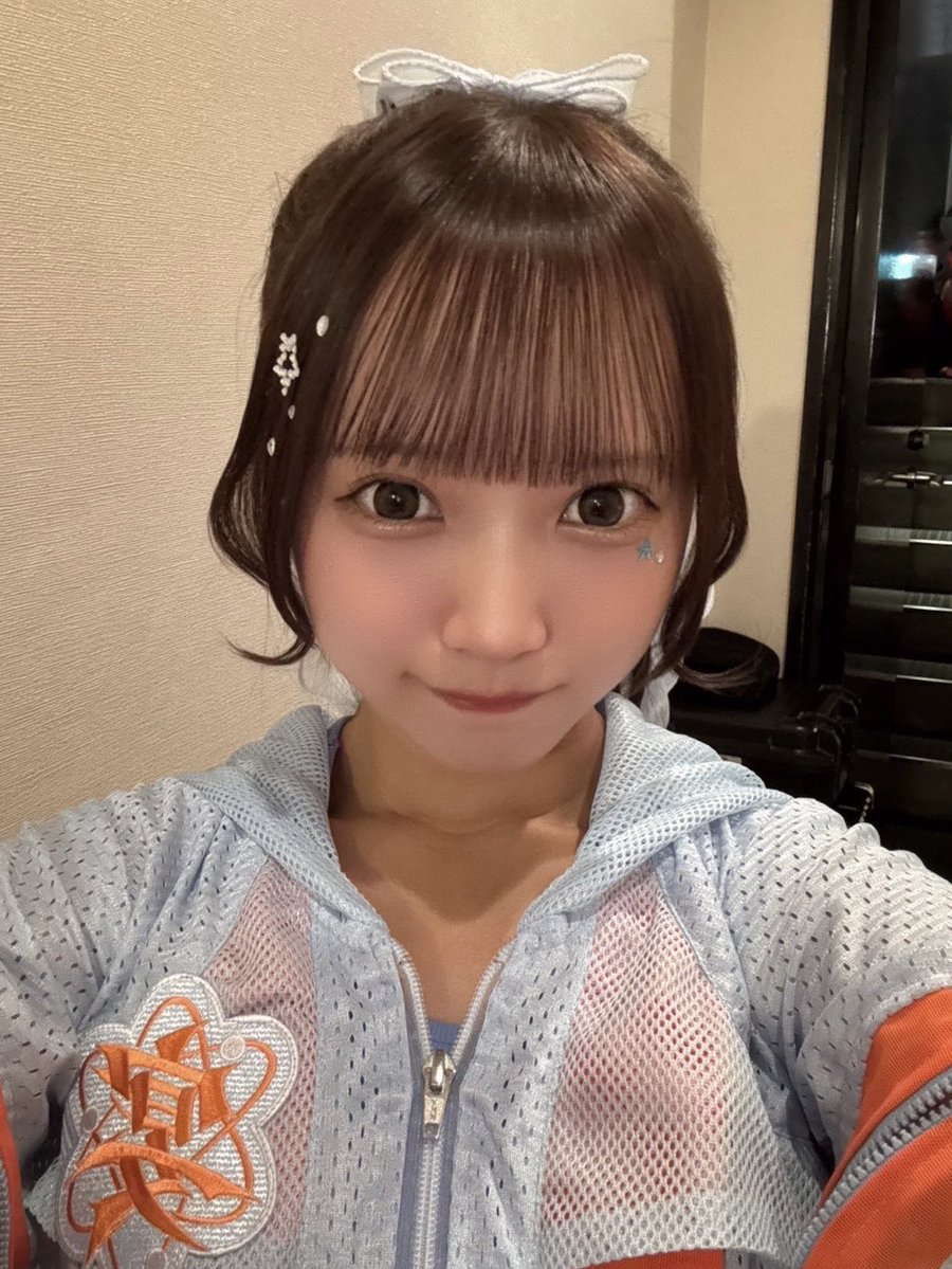 UtaGe_miyuu's tweet photo. 『LOVE 2026 -漢祭-』ありがとうございました❕

ワンマンぶりのEASTさんでとっても緊張しました😌
漢エリアの人達のわちゃわちゃごろごろしてるところを見るのも楽しかったし、セーフティーエリアの人もペンライト振って楽しんでくれてて嬉しかったよ~🥹🫶
今日ステージ高いのにみんなと同じ目線になれるリフトすごく気持ちよかったです(?)🤩

特典会も沢山ありがとう‼️
お話出来て幸せになりました🔅