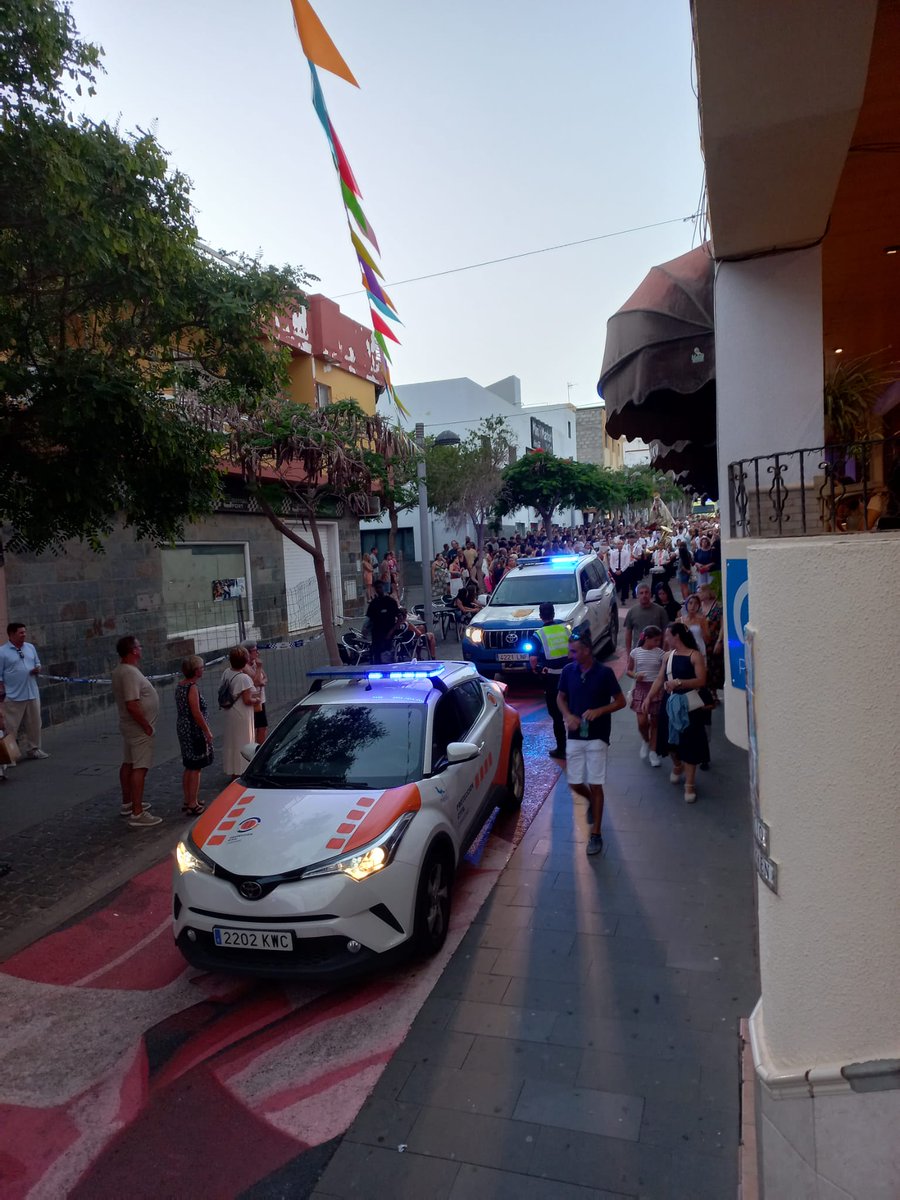 pcivilpajara's tweet photo. Procesión nocturna, activados, de forma preventiva en #MorroJable .Fiestas de Ntra. Sra. del Carmen 2026. #Romería #Verbena #ProtecciónCivil #Pájara #Fuerteventura.
#NosVemosEnLasCalles. https://t.co/M04bRPqVsZ