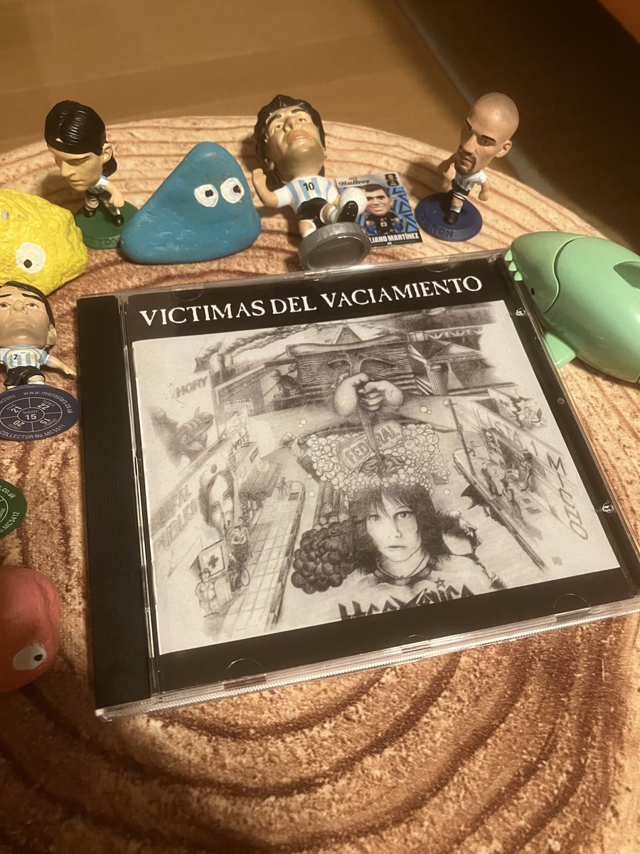 rockmusictrip's tweet photo. 今夜もアルゼンチン🇦🇷

Hermetica🥁🥁🎸🎸🎙️🎸🎸🥁🥁 https://t.co/ykGm5IHm3B