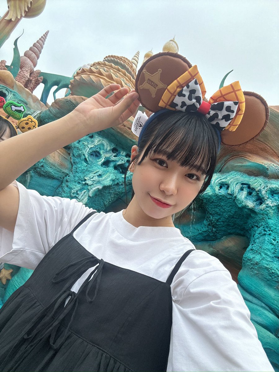 kana_sph's tweet photo. この間、25期みんなで25周年ディズニーシーに行ってきました🤍🤍🤍
とっても楽しかったです🫪

初めてファンタジースプリングスのピーターパンに乗れて感動で涙🥲🥲 https://t.co/A1GZYUMVOT