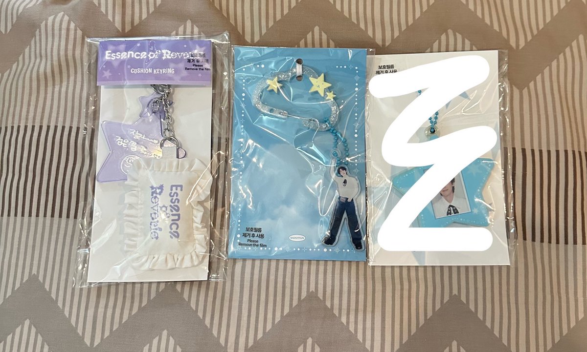 2hand_stuffbyp's tweet photo. 📌พร้อมส่ง | WTS

BAEKHYUN - [Reverie] 2025 WORLD TOUR OFFICIAL MD Essence of Reverie MD pop up 
- Carabiner Keyring 450 
- Pillow 500 
ส่งฟรี

#ตลาดนัดexo #BAEKHYUN #แบคฮยอน https://t.co/F8FUPAITnP