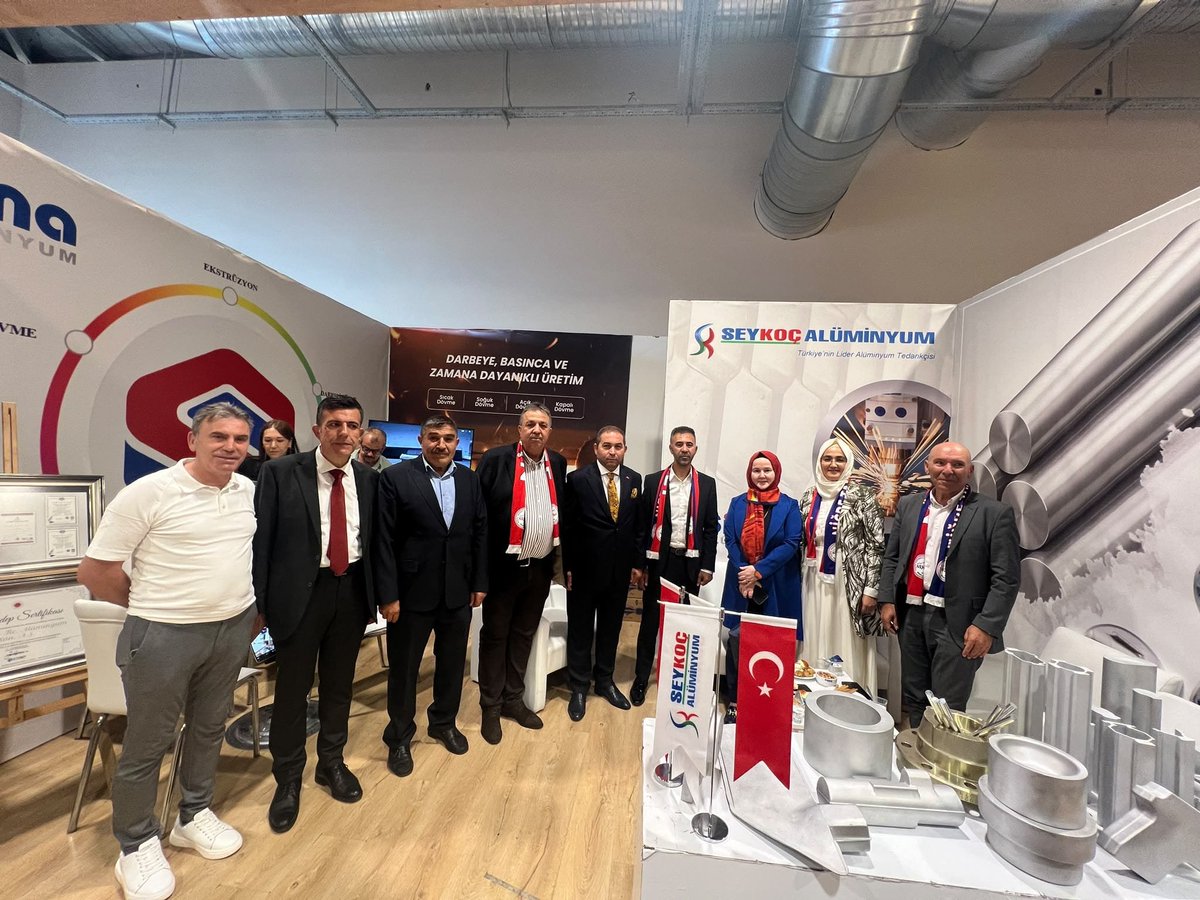 akkadinkcekmece's tweet photo. 📍 Atatürk Millet Bahçesi
MKYK Üyemiz Özlem Erol ve Meclis Üyemiz Gülay Çelik ile birlikte Niğde Tanıtım Günleri programına katıldık. hemşehrilerimizle bir araya gelerek hasbihâl ettik. https://t.co/iowzwdJCm7
