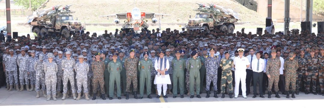 mekrishnajadhav's tweet photo. वाढदिवसाच्या मनःपुर्वक शुभेच्छा @rajnathsingh साहेब 💐 https://t.co/IOYixBMDYc