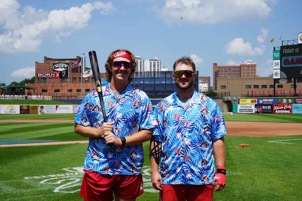 peoriachiefs's tweet photo. The guys are making a strong case for adding this to your closet! 🌺

Hawaiian Night Friday, July 24th at 7:05pm. First 1,000 fans through the gate will receive this Hawaiian Shirt!

🎟️ https://t.co/Ormp37AnG0

#peoriachiefs https://t.co/BCa90f3bfT