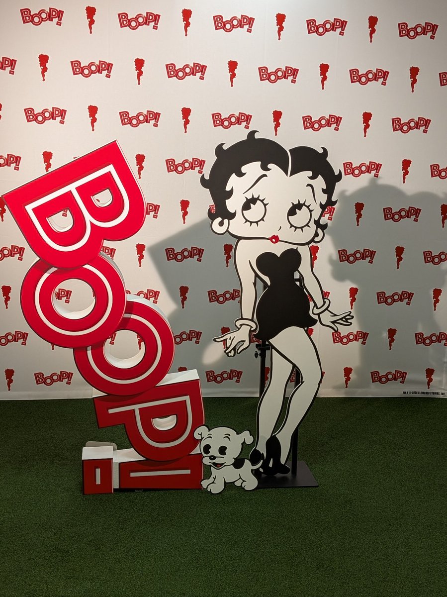 neroli0315's tweet photo. #boopthemusical
マツシタンとして最高に胸がぱたぱたするお席で観劇
歌もダンスも圧巻な皆様のパフォーマンスを全身に浴びました
前回見えなかった、礼さんの美しすぎるお背中の筋肉＆踊るバジーもしっかり目に焼き付けました
MR!におふたりがいると期待していいですか！
#礼真琴 さん #松下優也 さん https://t.co/2mmlghXDth