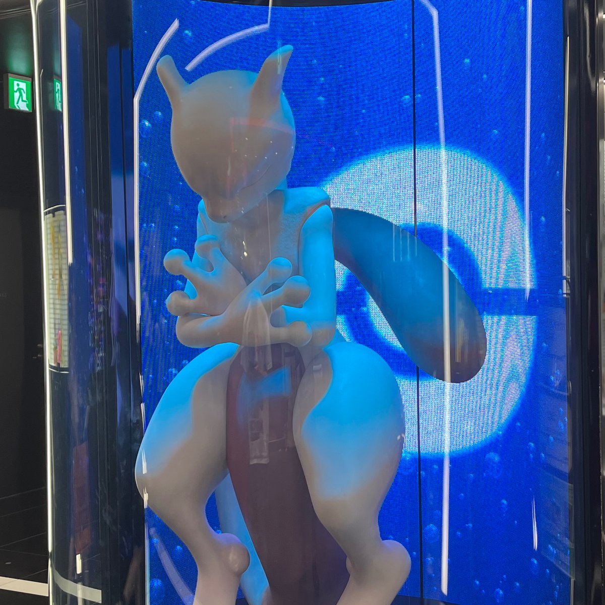 ToritenPokeGO's tweet photo. おかえり。NYは楽しかったかい？

僕のアバターはサイバーパンクのキーウィみたいになったよ https://t.co/JRfw9g4y8Q