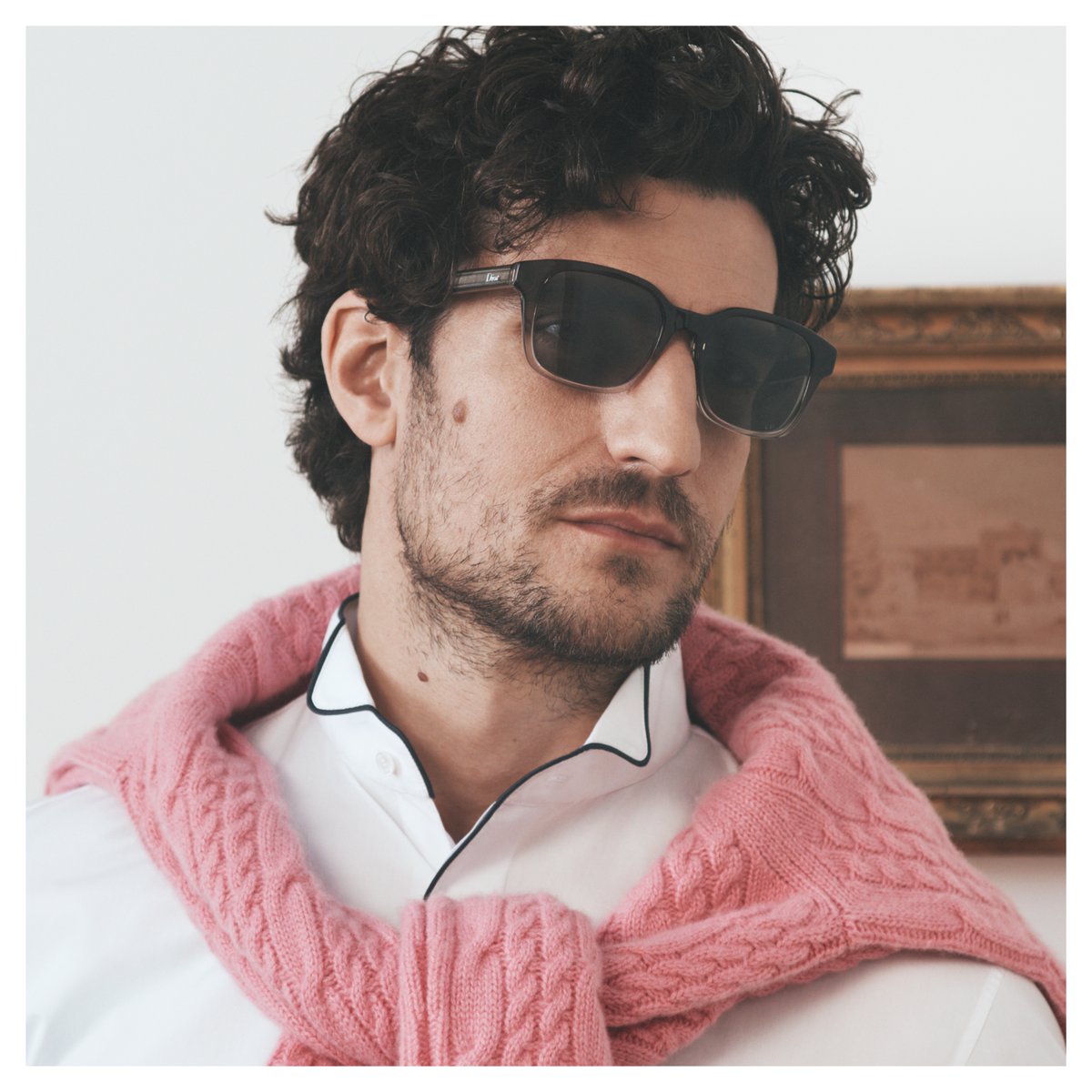 visualclick's tweet photo. Dior ha llegado a Visual-Click.
Una prestigiosa Maison con una trayectoria histórica en la redefinición de la elegancia.

Descubre toda la colección en https://t.co/FVezd5oxdS

#VISUALCLICK #DIOR #tuopticaonline #eyewear #glasses https://t.co/7n1252u7A2