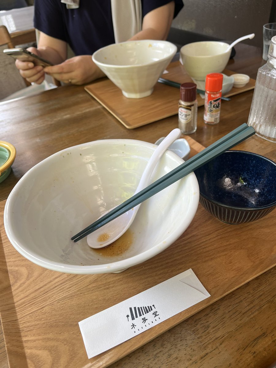 honbus's tweet photo. お疲れさまで酒♪

金曜休みで
会社の◯◯試験終わりで
奥さんとランチ〜

木琴堂 さん@富津市
チャーシュー麺+ごはん
奥さんはBセット

美味しかった〜
ごちそうさまでした♪
ε-(´∀｀; )

季節のごはん
売り切れ
食べれず残念…
また次回に…(ToT) https://t.co/7mWeBY9qq2