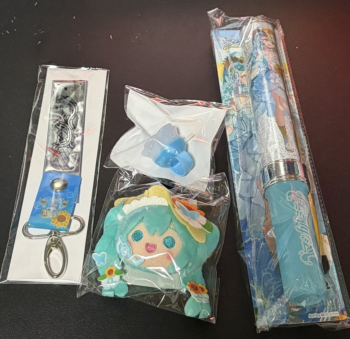 TRICKTREAT2's tweet photo. オフィシャルグッズ届いた
あとCD注文すんの忘れてたからAmazonでポチッ https://t.co/hHVNjzCFgp