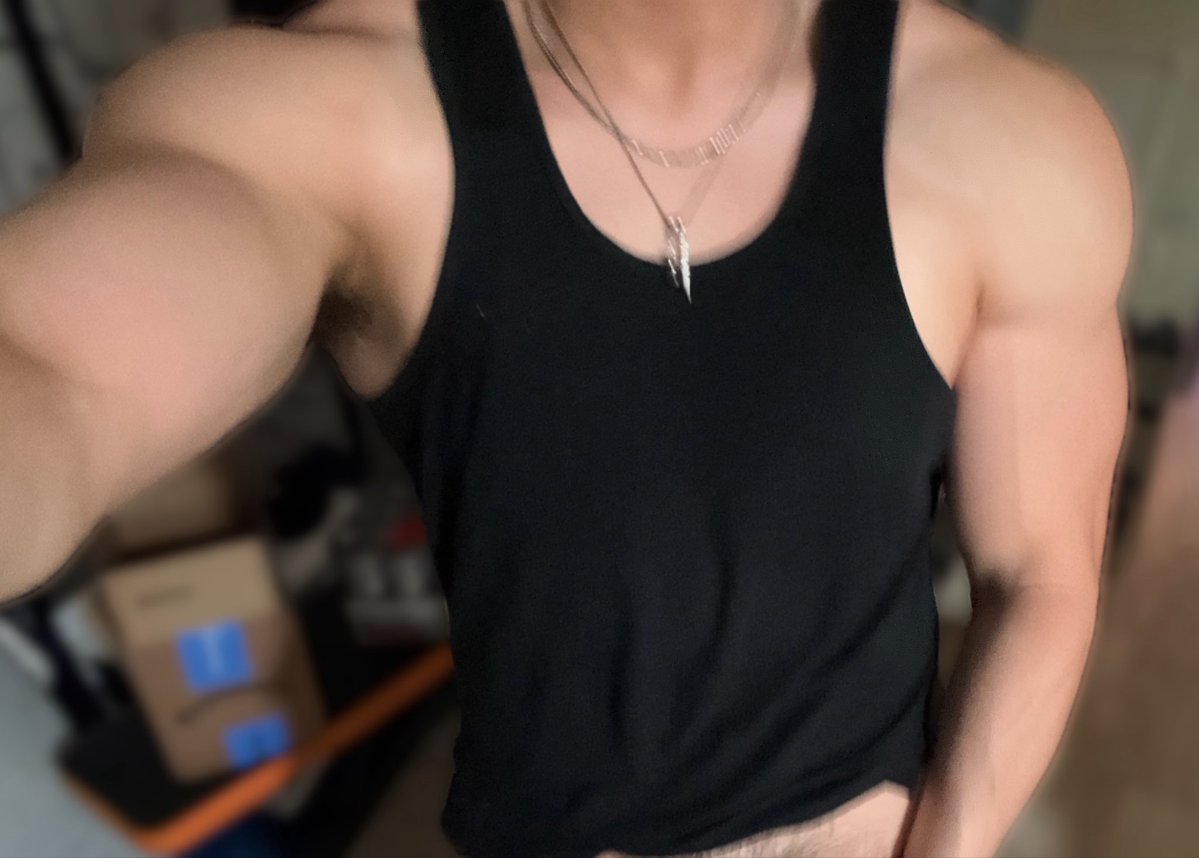 k9exorcist's tweet photo. anyway hi https://t.co/OShiOK0Fz4