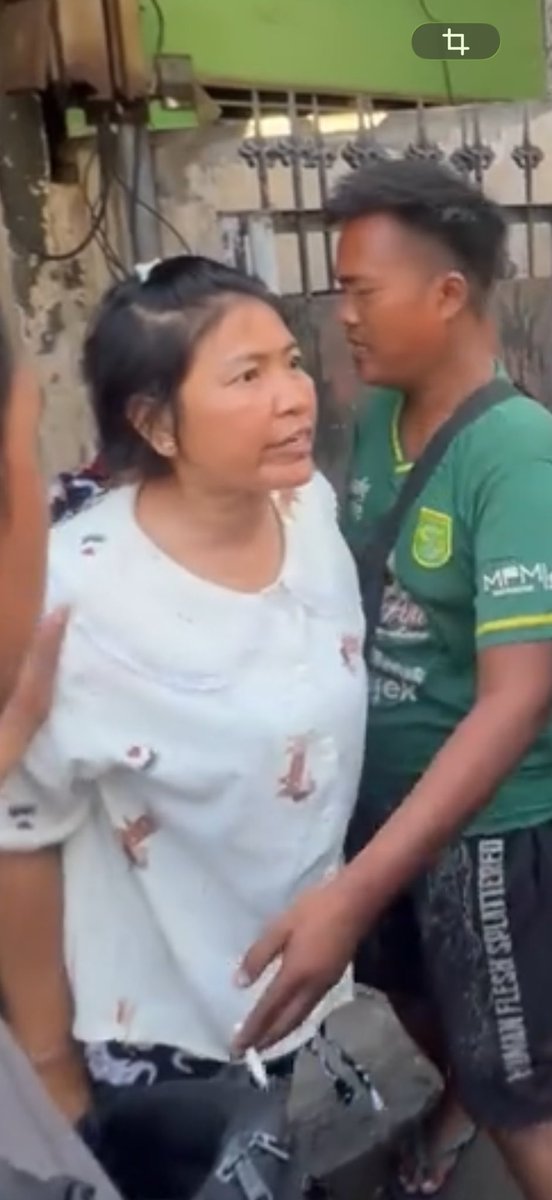 NadiahHfd's tweet photo. MEDIASI TERUS GAK KESEL TAH??
MEDIASINYA INI LHO BUAT APA? MASA UDH PEGANG SARTIFIKAT SAH KALAH SAMA ORANG YANG CUMA NUMPANG PULUHAN TAHUN GAK BAYAR

MEDIASI TERUS NGOTOT MINTA KOMPENSASI 60JT KAH?￼ https://t.co/W9OfYinNOS