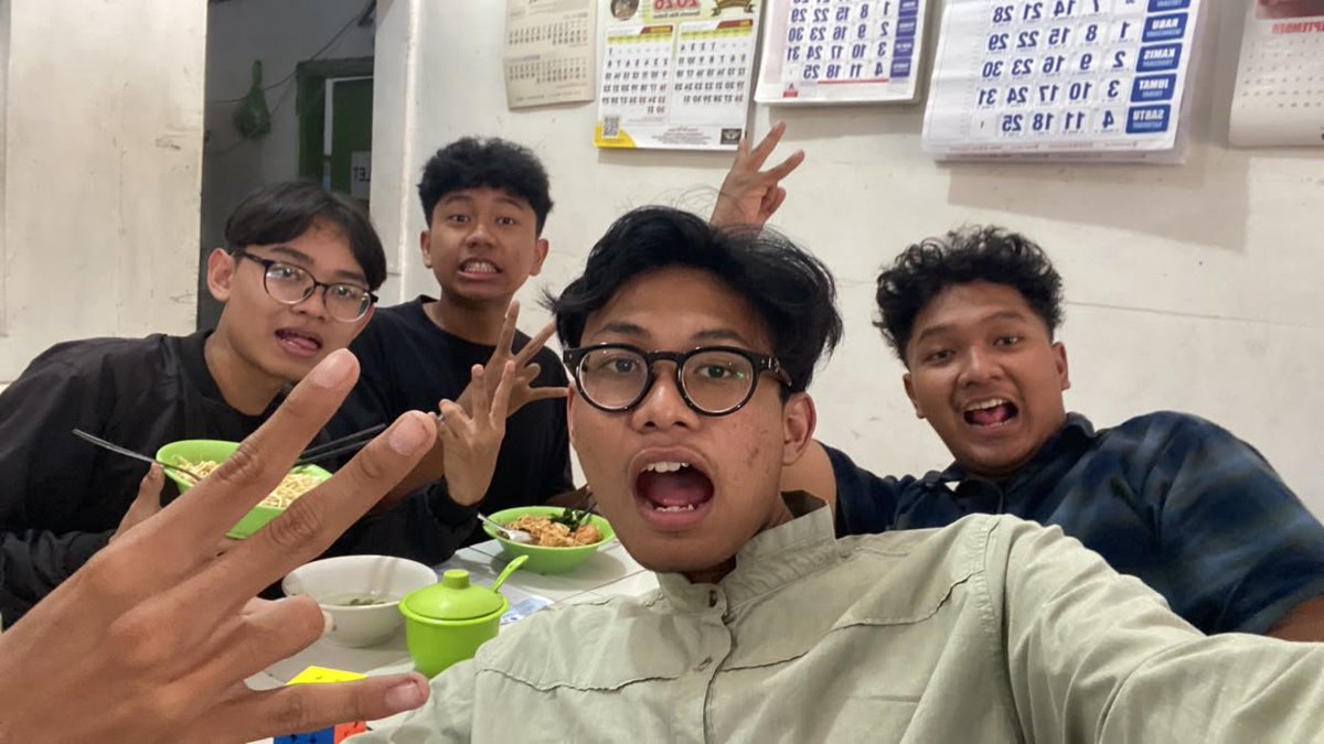 laaiell's tweet photo. para keluarga bahagia https://t.co/zH4HiYsPEa