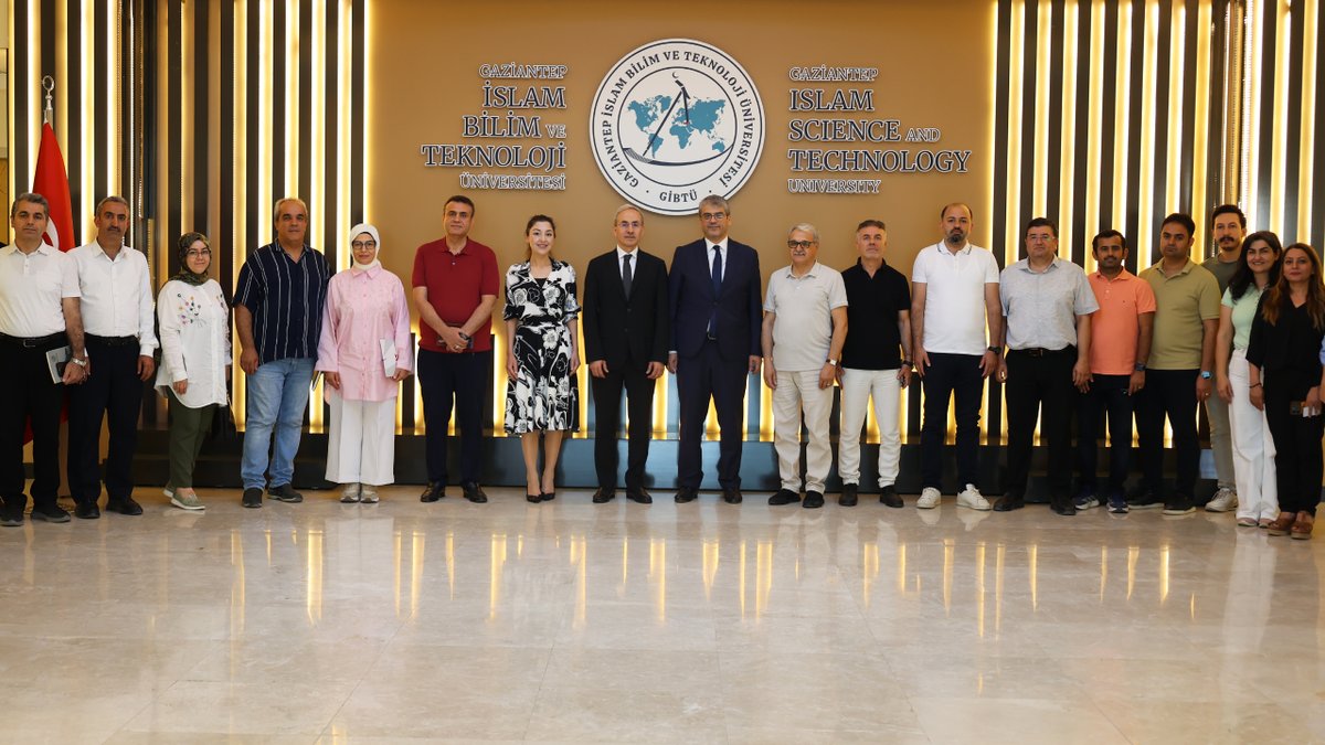 Gibtuni's tweet photo. 🔬 TÜBİTAK Başkanı Sayın Prof. Dr. Orhan Aydın, Üniversitemizi ziyaret ederek Rektörümüz Sayın Prof. Dr. Şehmus Demir, akademik yönetimimiz ve akademisyenlerimizle bir araya geldi.

🎓🧪 Bilim, teknoloji ve araştırma odaklı iş birliklerinin değerlendirildiği verimli buluşma, GİBTÜ'nün araştırma üniversitesi vizyonuna önemli katkılar sundu. 🚀🌍

👉 Detaylı haber için:
https://t.co/bOsMZMEQ1V

#GİBTÜ #GISTU #BilgidenBilgeliğe #TÜBİTAK #Bilim