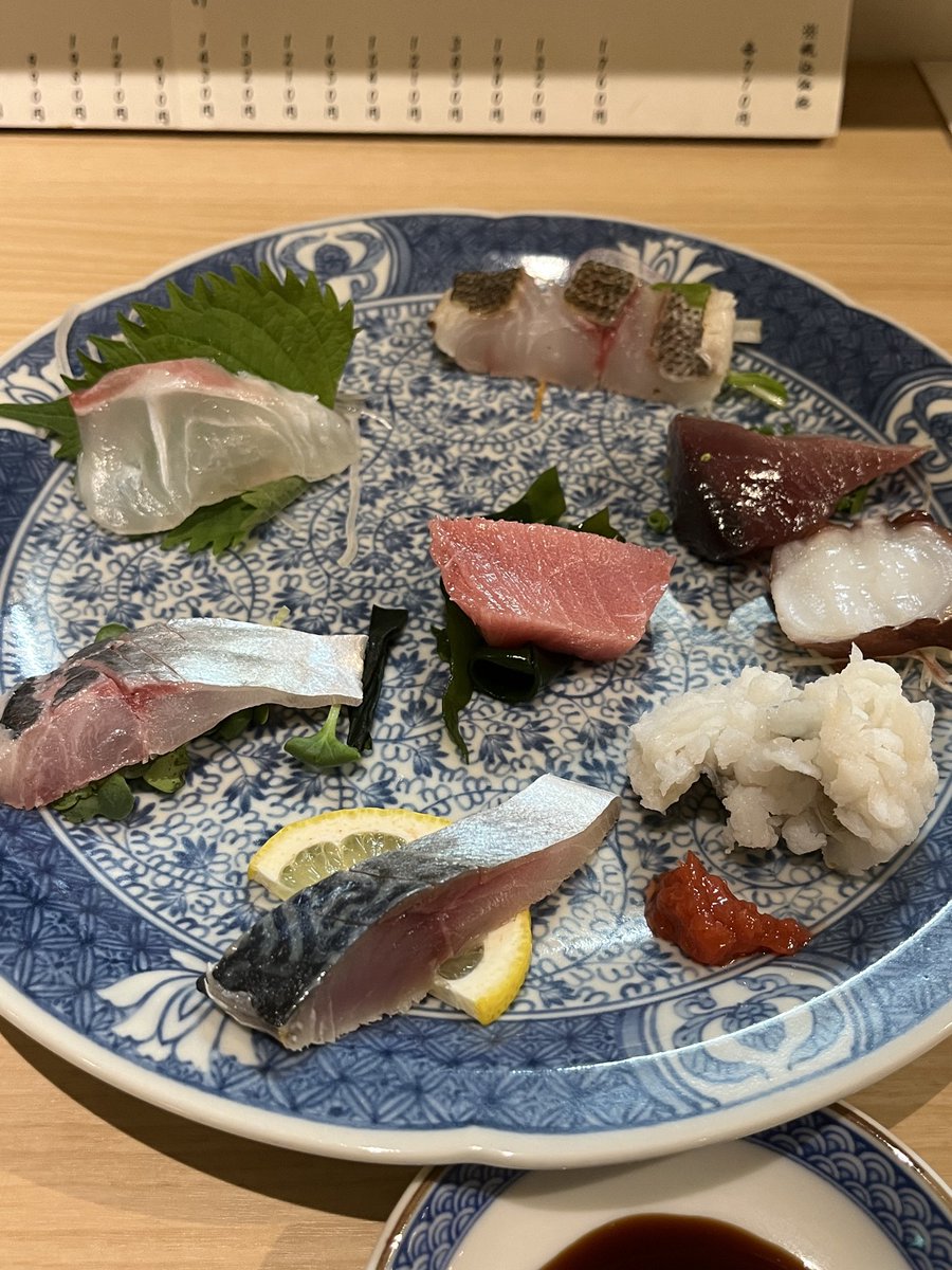 cozyraina's tweet photo. 今週もおつかれー

ビール🍺がうまー

刺身
タイ
マグロ
シマアジ
タコ🐙
〆さば
イサキ
星鰹
ハモ https://t.co/t4b8qBJvhZ