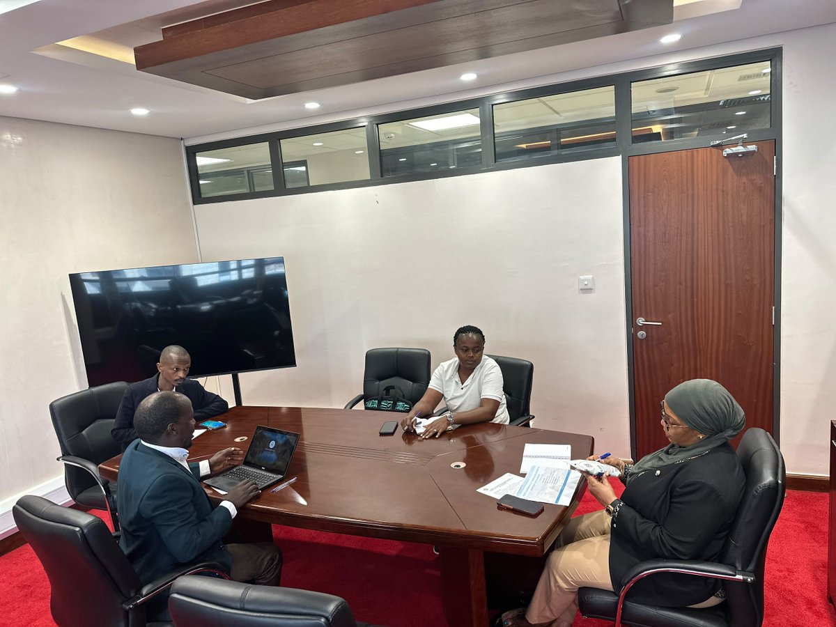 AminahMukalazi's tweet photo. Yesterday, I had the pleasure of meeting Mr. Nathan Ruhinda, CEO of Ruko Establishments Ltd, and his delegation to discuss the company's outstanding contribution to Uganda's dairy sector and local value addition.

I commend Ruko Establishments Ltd for empowering over 500 dairy farmers and exporting an average of 100,000 litres of milk products weekly to Kenya and South Sudan. Homegrown enterprises like these are driving value addition, creating jobs, and expanding Uganda's export footprint. 

We remain committed to fostering an enabling environment for businesses that add value to our local resources.
