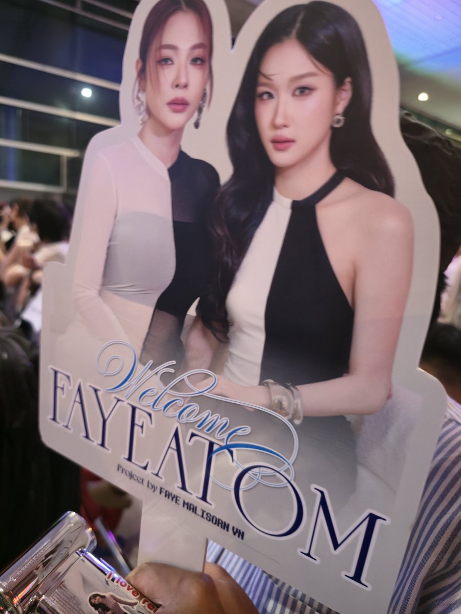 IceAmerigano_'s tweet photo. มารอรับแล้วนะ. ขอบคุณป้ายน่ารักๆจากFayemilyเวียดนาม

#FayeAtom 
#FayePeraya #AtomPariya https://t.co/zq0NPlAh3s