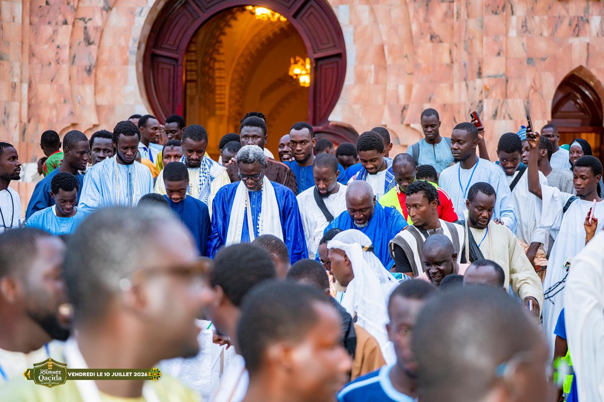 dialibatoumedia's tweet photo. 🔵 Album 1| Grande Mosquée de Touba | Bessoup Al Quran - Khassida - Zikrullah https://t.co/at0S4zoZDz