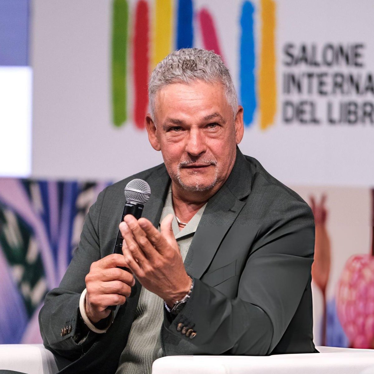 leuropefootball's tweet photo. 🗣️ Roberto Baggio: "Futbol eskiden bir savaş oyunuydu. Maradona şimdi oynasa her maç 5 gol atardı." https://t.co/xrUx5ZdWha