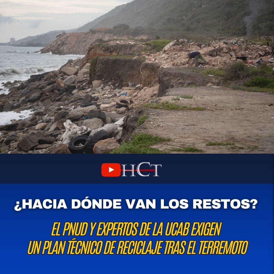 Norbey_Marin_'s tweet photo. Terremoto en Venezuela 🇻🇪 | #10J
El doble terremoto del pasado 24 de junio en Venezuela generó alrededor de 1,2 millones de toneladas de escombros, principalmente en el estado La Guaira, lo que representa el principal obstáculo para iniciar la reconstrucción.
Ante la falta de equipos y los altos costos de traslado hacia Caracas, los residuos están siendo depositados provisionalmente cerca del mar, una medida criticada por expertos y organizaciones como el PNUD, quienes insisten en la urgencia de un plan de gestión integral que incluya la clasificación, reciclaje y reutilización segura de hasta el 60 % de los materiales.
Aunque el régimen venezolano evalúa estrategias junto a asesores internacionales y ha movilizado una máquina trituradora, la magnitud del desastre, el riesgo de contaminación por químicos o combustibles configuran un panorama complejo.