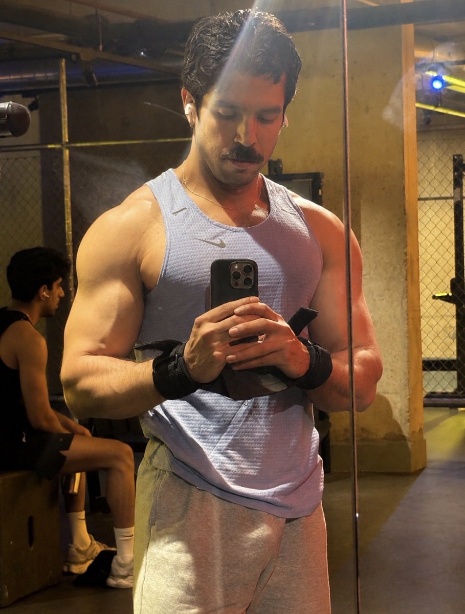 babbartweets's tweet photo. Gym these days https://t.co/2k39e2Kyt7