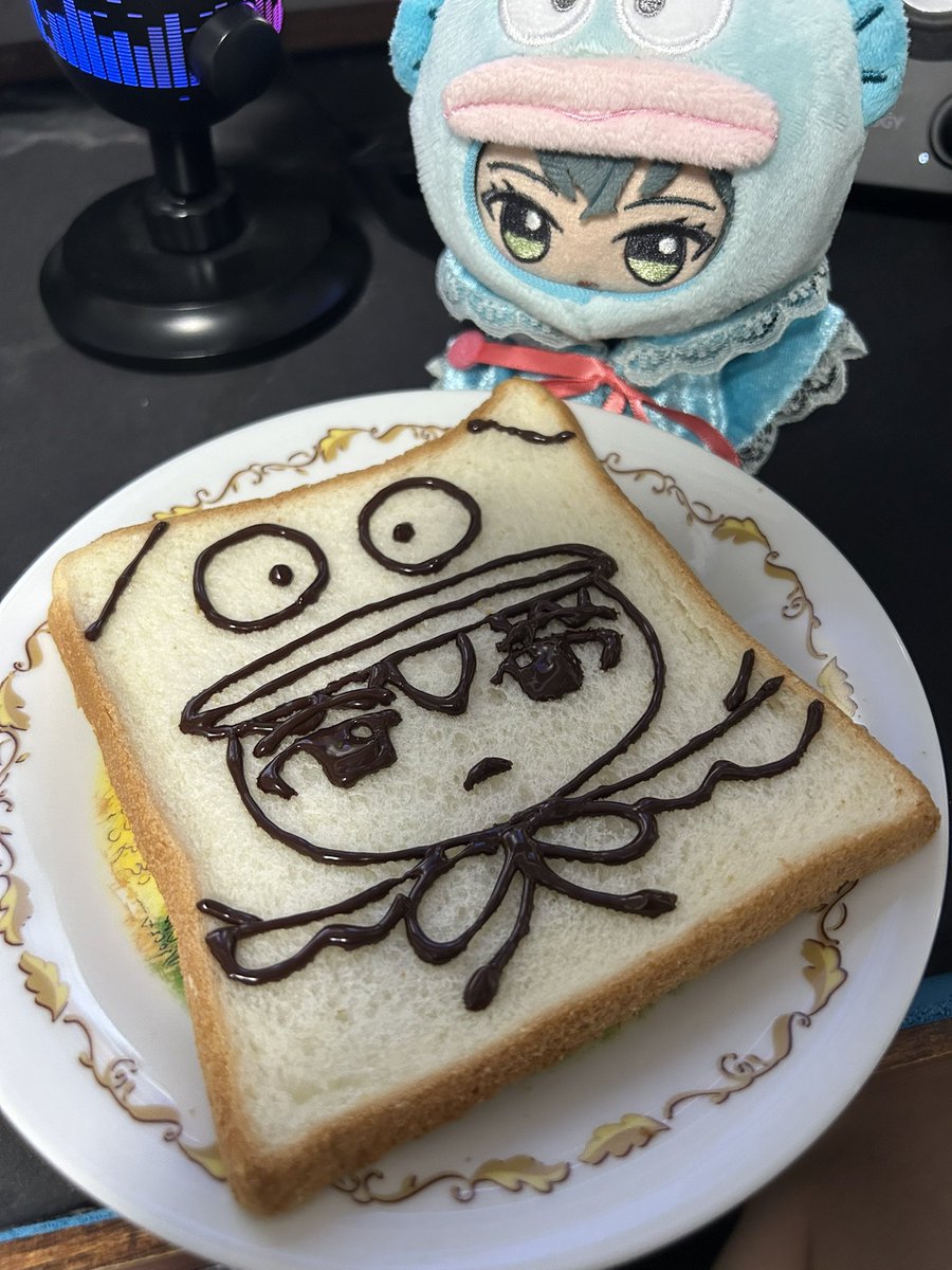 tanamanana65's tweet photo. 誰かに似てるね、手毬 https://t.co/70JyPpMkVo